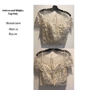 NEW WITH TAGS! TOP DESIGNED BY SOTTERO AND MIDGLEY